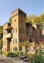 Modern Chateau Laroche Castle (4).jpg (446648 bytes)